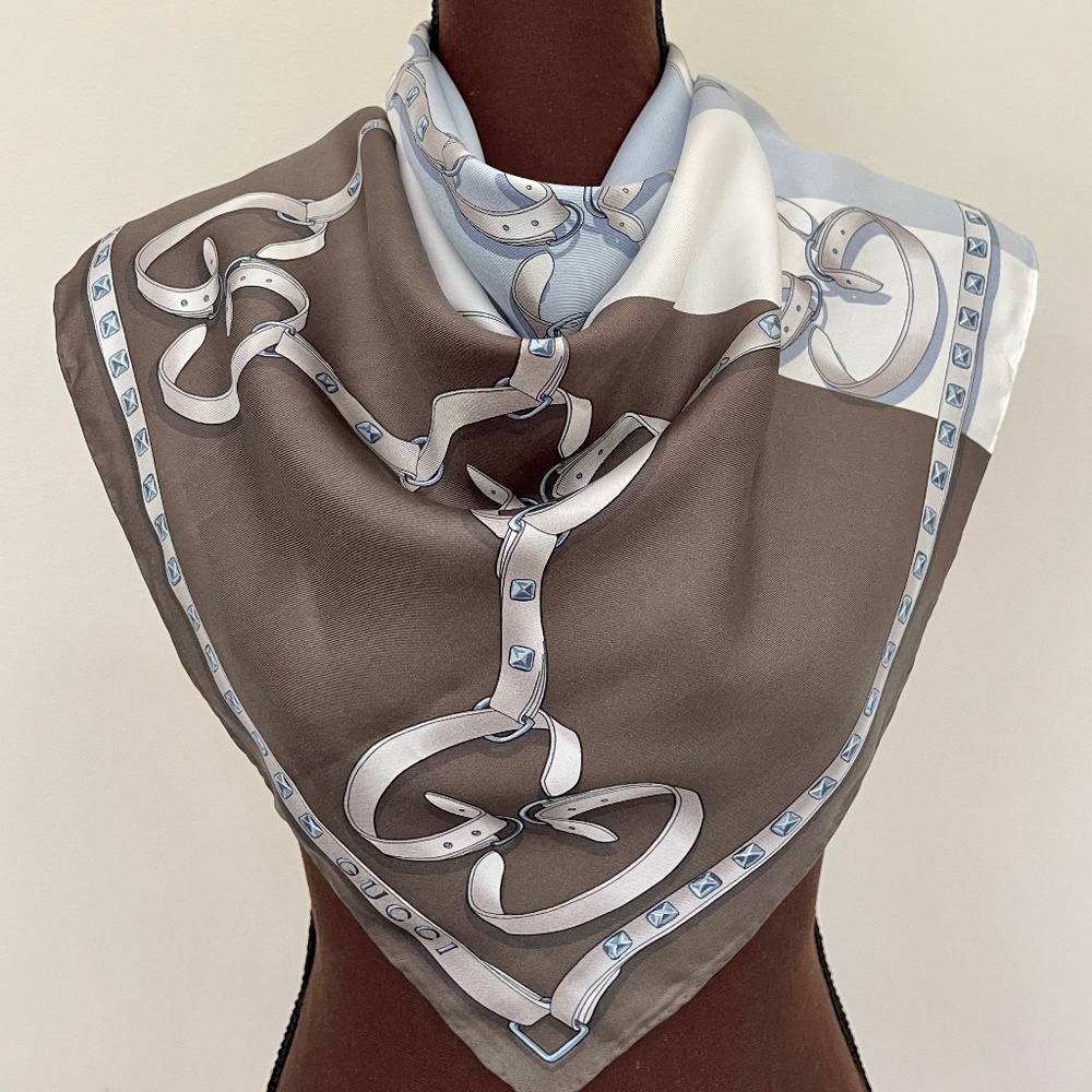 New Gucci Logo Chains Color-Block Brown Blue GG Silk Scarf with Gucci Gift B… - Picture 10 of 13